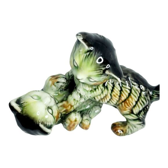 Vintage 1950s Playing Kittens Ceramic Figurine Japan Makers Mark 5"T - Picture 5 of 9
